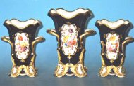 Garniture of 4 footed vases